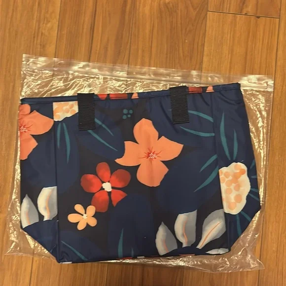 NWT!! Thirty one cooler bag - Picture 4 of 7